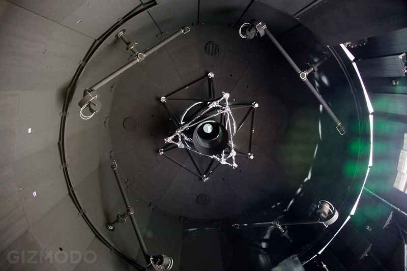 Illustration for article titled Inside the Chamber Where NASA Recreates Space on Earth